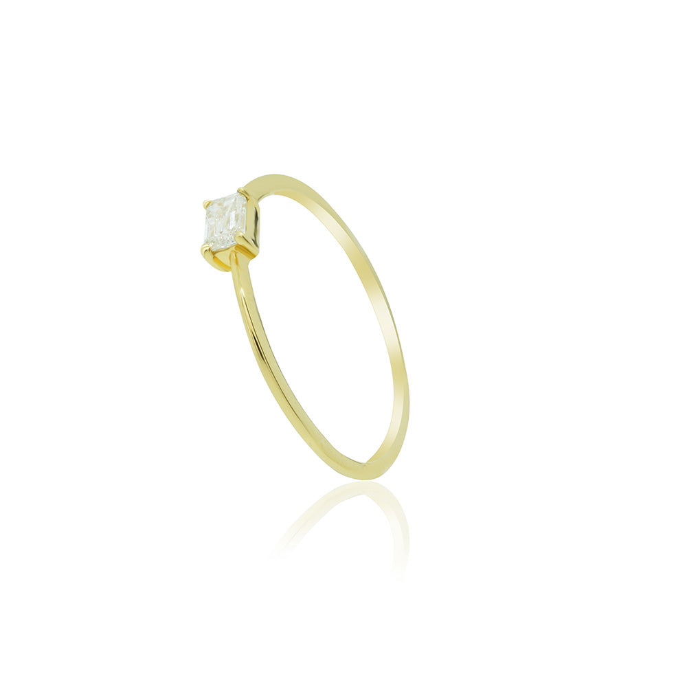 Modern Solitaire 18K Gold Ring